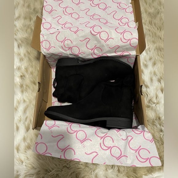 NWB Over the knee boots - Picture 2 of 5